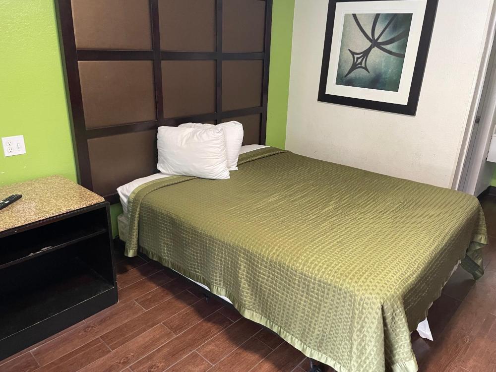 Deluxe King Room interior